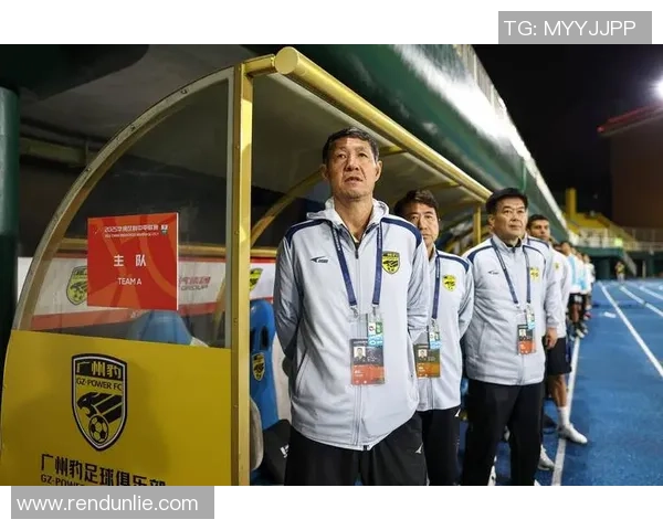 广州足球队实力之争引发热议球迷观点各异分析深入探讨球队未来发展 广州足球队实力之争引发热议球迷观点各异分析深入探讨球队未来发展