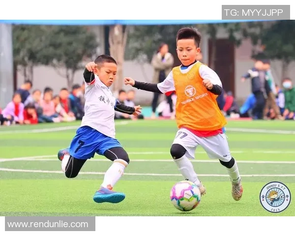 成都足球队挑战赛特别报道：从低谷到巅峰的奋斗与突破之路