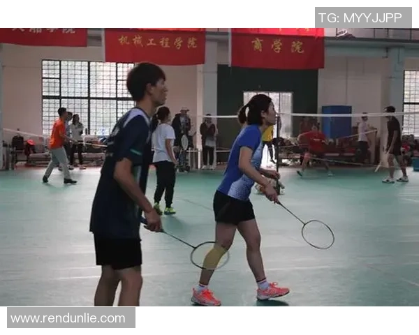 杭州羽毛球队与北京羽毛球队赛后复盘团队协作的成功与不足分析 杭州羽毛球队与北京羽毛球队赛后复盘团队协作的成功与不足分析