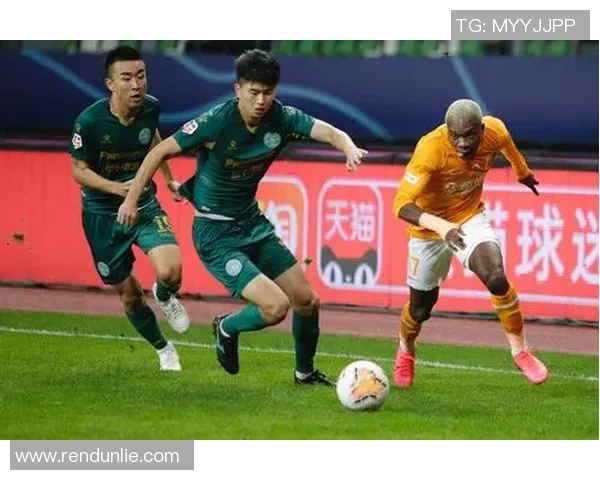 武汉足球队在冠军赛中的默契配合与战术执行分析